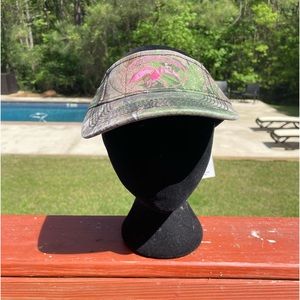 Duck commander pink embroidered visor.